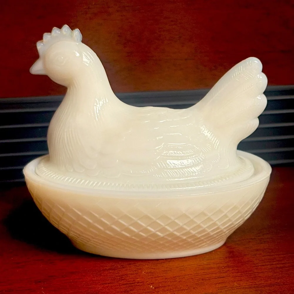 Vintage Mini White Milk Glass Hen On Nest Lidded Salt Bowl